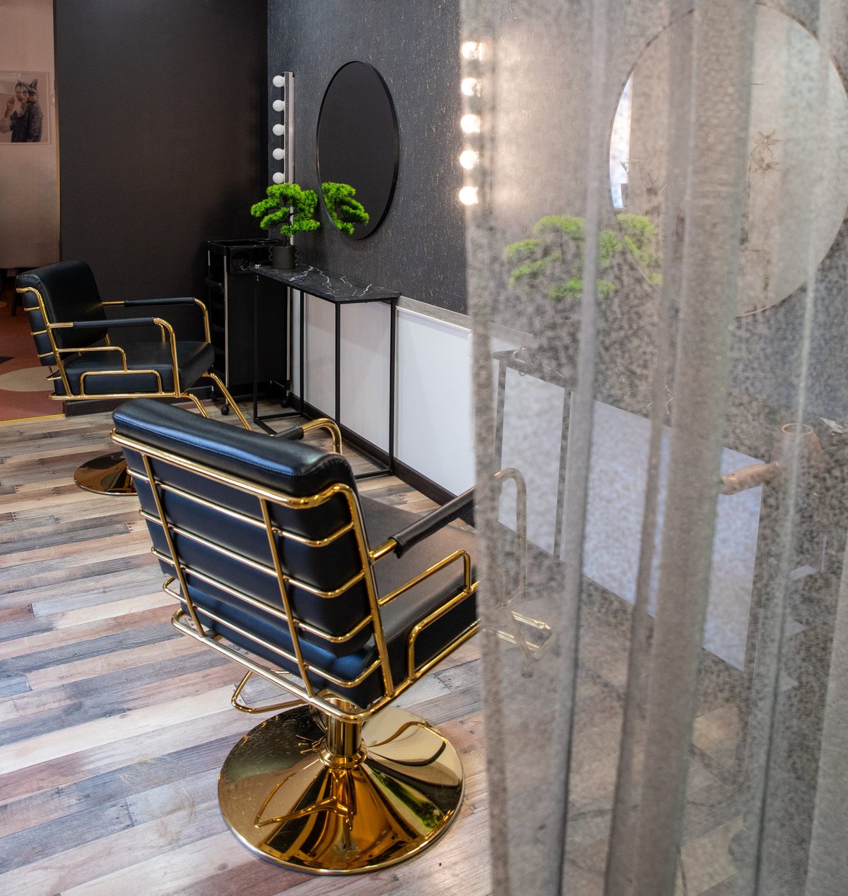 Commercial lease solicitors for hair salons advising on salon premises leases including hairdresser chair arrangements, styling stations, colour treatment areas, and client waiting space for independent salons and barber shops across England and Wales