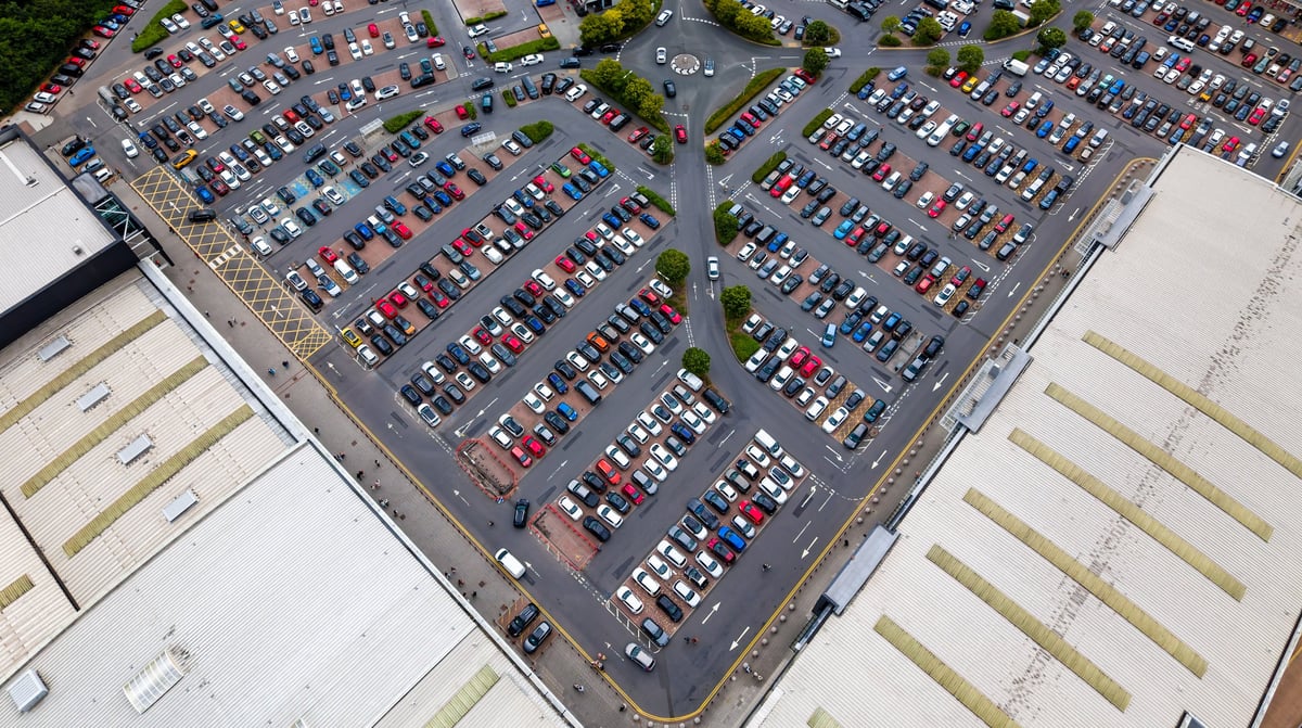Commercial lease solicitors for retail parks advising retail park owners, institutional investors, property companies and managing agents on multi-unit retail park leasing with open A1 consent and bulky goods regimes across England and Wales