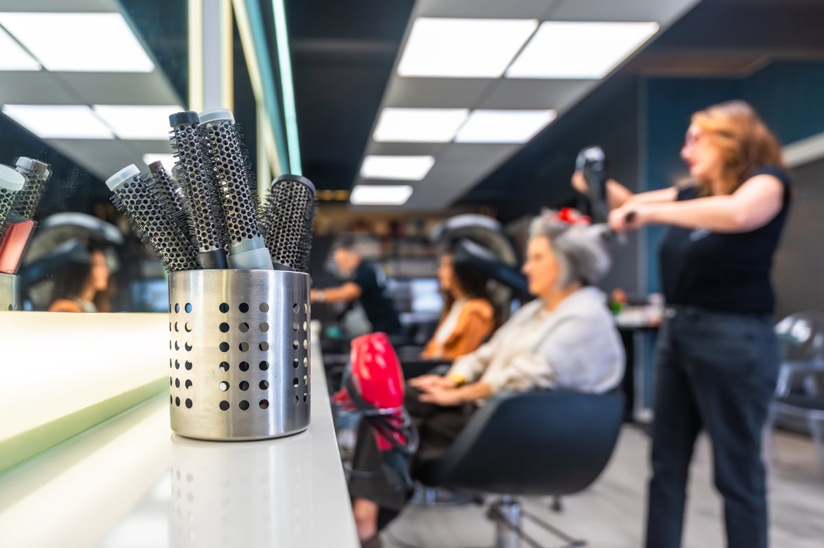 Commercial lease solicitors for hair salons providing specialist legal advice on salon premises and barber shop leases including styling stations and hairdresser equipment across England and Wales
